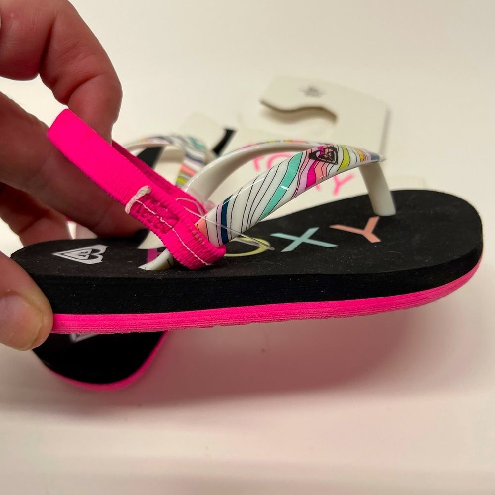 NWT Girls Roxy Flip-Flops with elastic heel strap